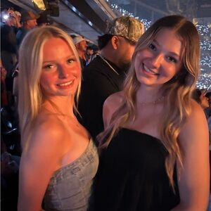 Meet your Posher, Ava